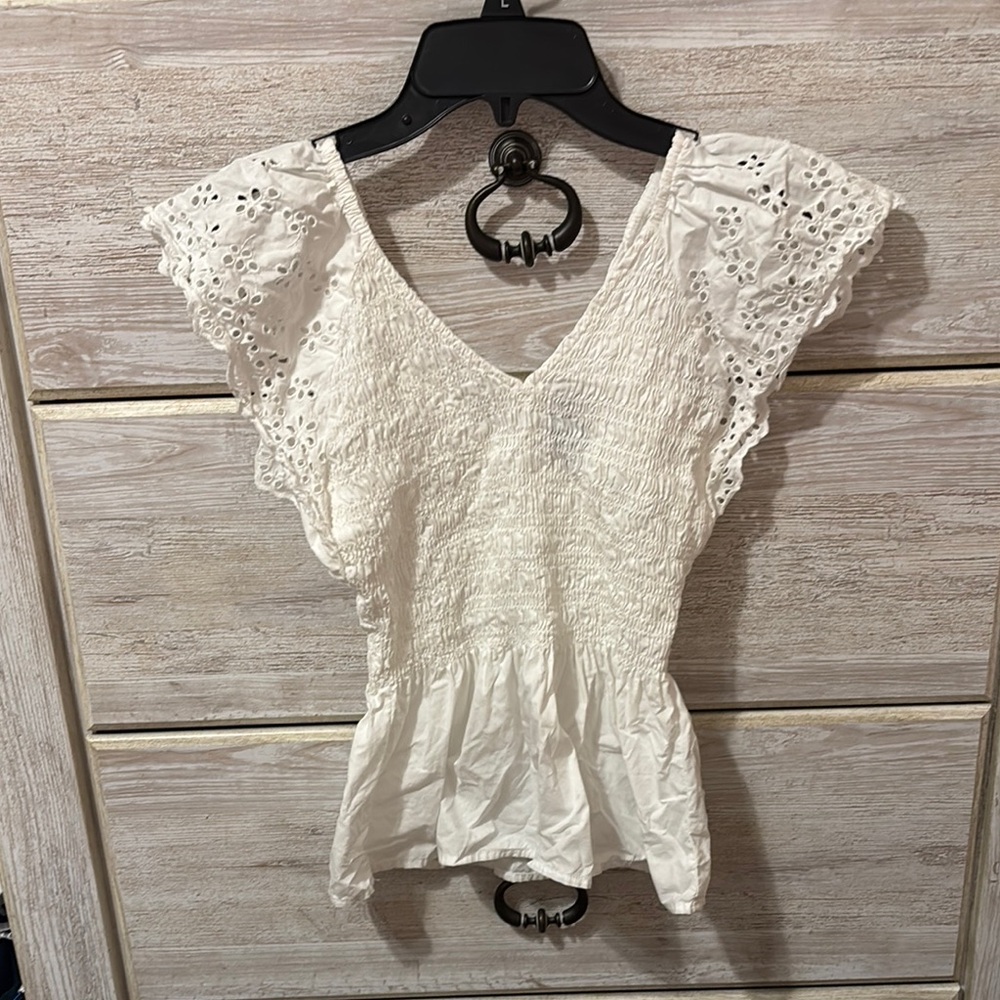 GAP White Flutter Sleeve Peplum Blouse